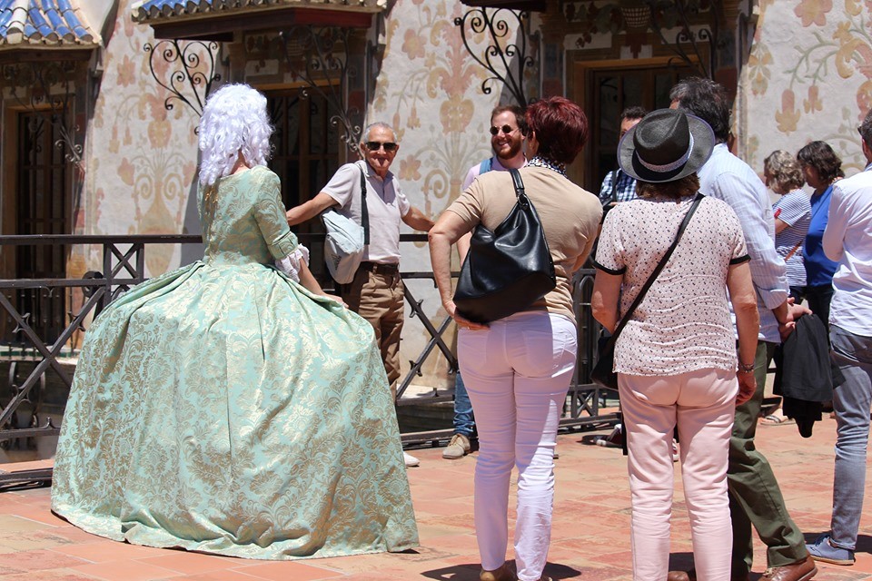 VISITES TEATRALITZADES: LA HISTÒRIA EN PRIMERA PERSONA