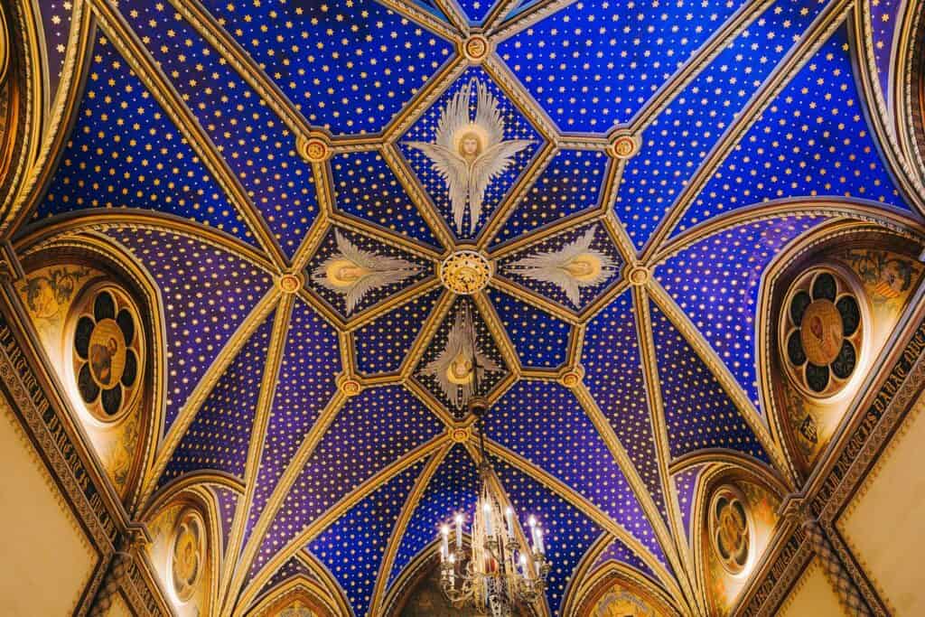 Capilla neogótica en el Palau Ducal dels Borja