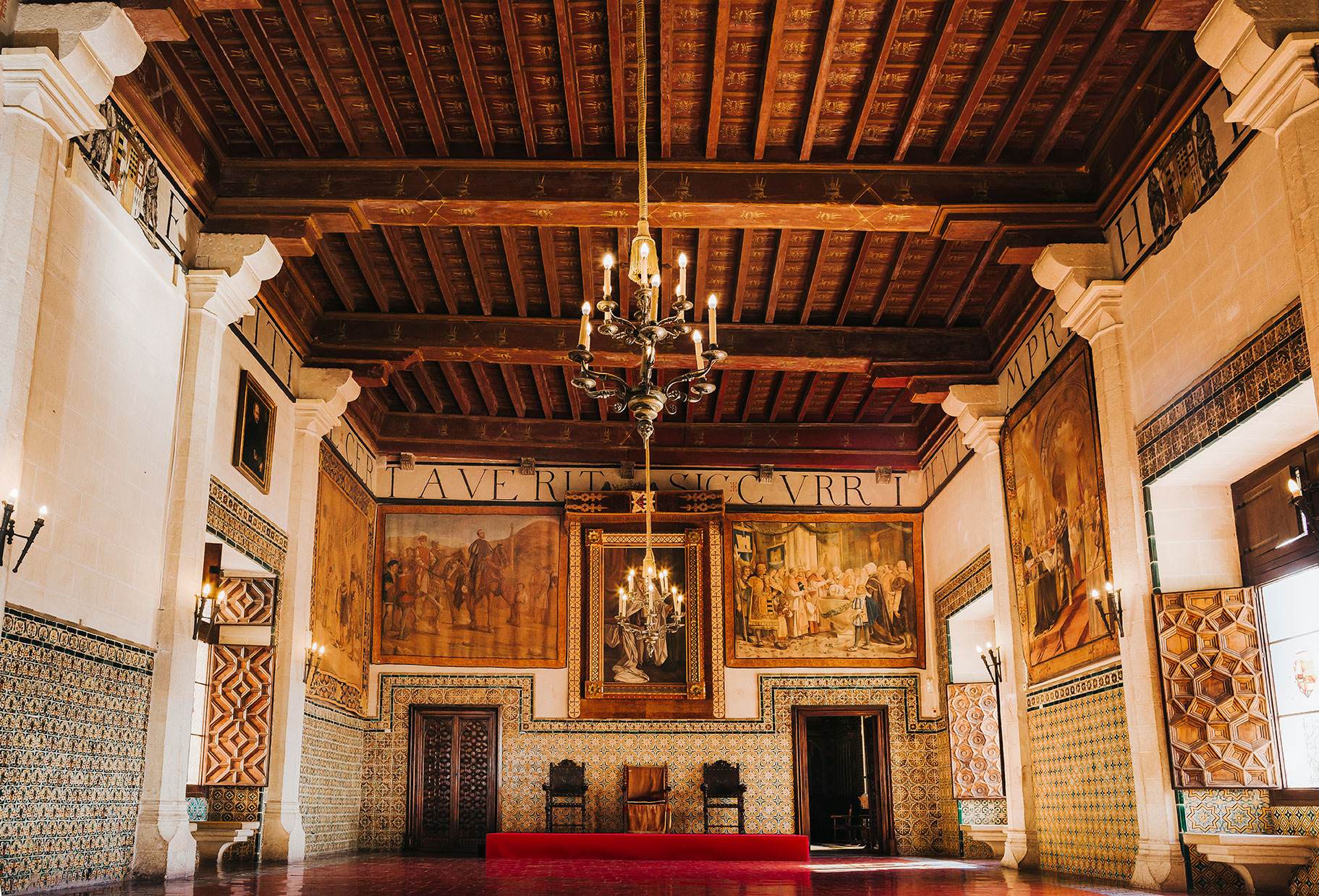 Salón de Coronas del Palau dels Borja de Gandia